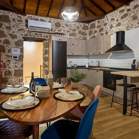 Casa Emblematica La Alameda