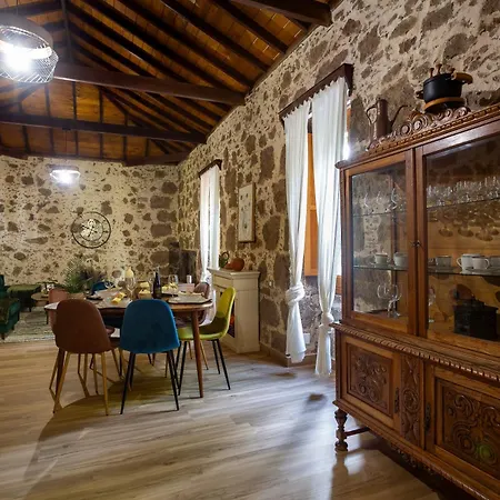 Casa Emblematica La Alameda *